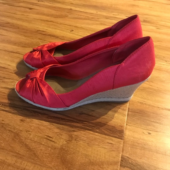 Fuchsia pink wedges - Picture 3 of 5